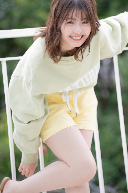Read more about the article Yuna Hoshino 星乃夢奈, スピ/サン グラビアフォトブック 「Dreaming of Star」 Set.02