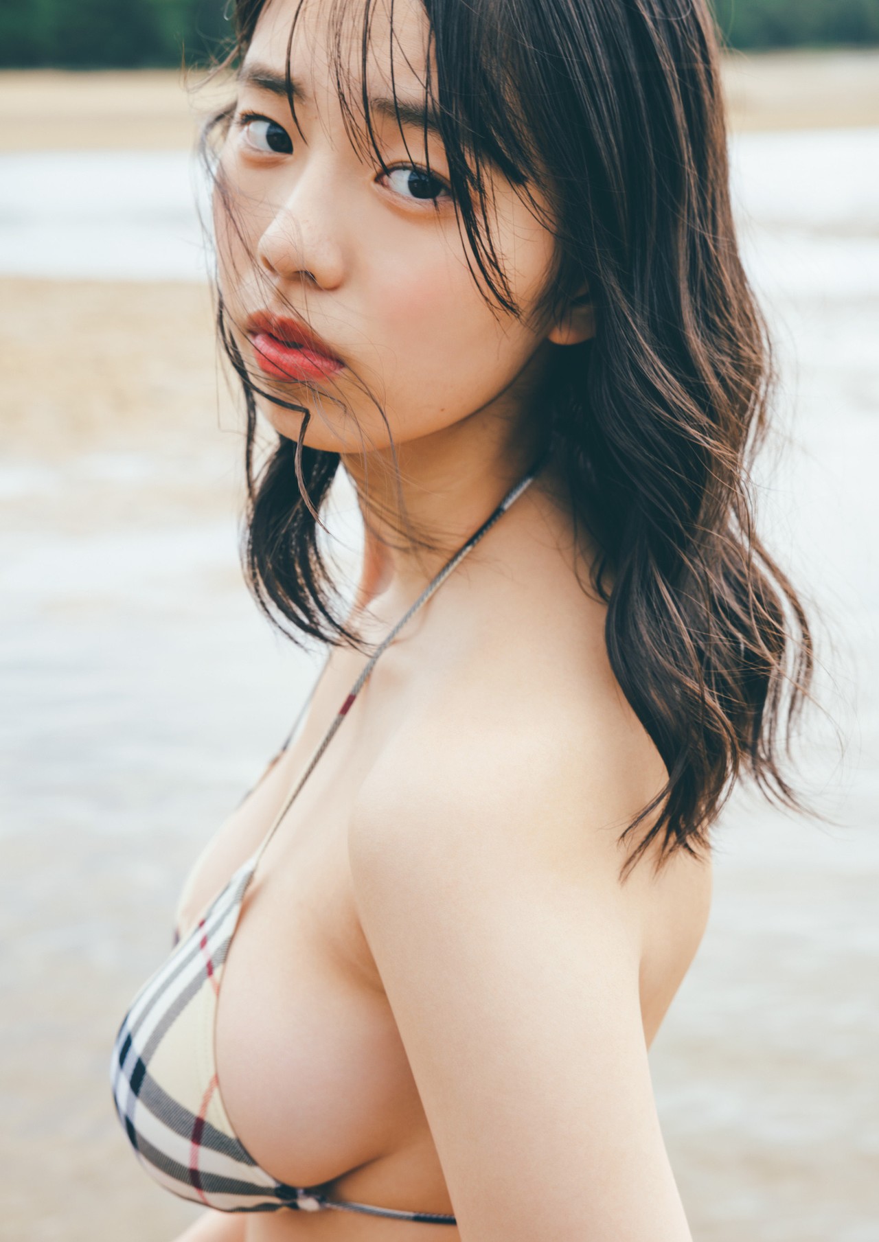 Hina Kikuchi 菊地姫奈, デジタル写真集 「moment」 Set.04