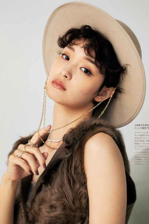 Read more about the article Ayame Goriki 剛力彩芽, GIANNA ANOTHER ジェンナ　アナザー 2022年3月号