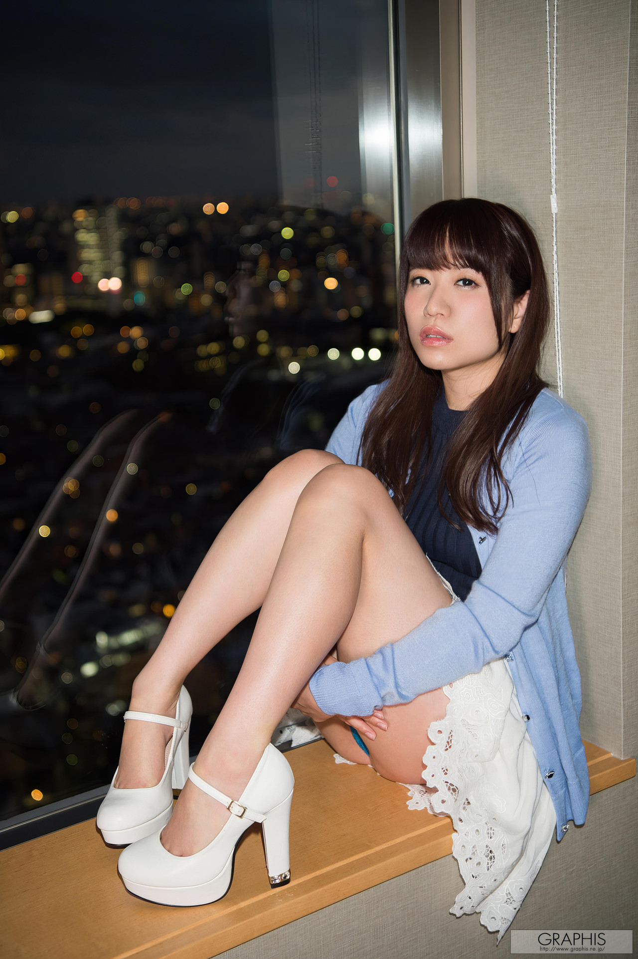 Rin Hatsumi 初美りん, [Graphis] Gals 『Look at me!』 Vol.02