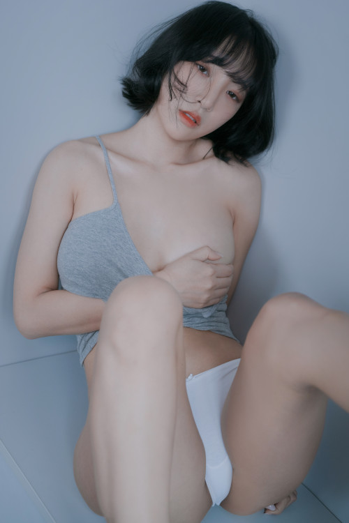 Read more about the article Kang Inkyung 강인경, [ArtGravia] Vol.086 Photobook Set.02